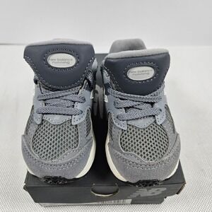 New Balance 2002R Kids Sneakers Grey Suede Mesh Low Top Shoes IC2002ST Size 4